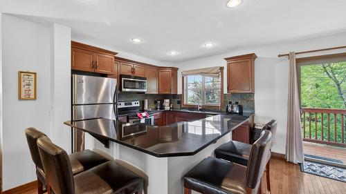 41-1000 9Th Street, Invermere, BC - Indoor Photo Showing Kitchen