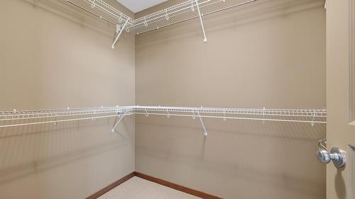 41-1000 9Th Street, Invermere, BC - Indoor With Storage