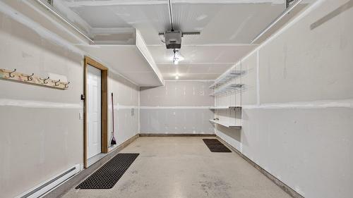 41-1000 9Th Street, Invermere, BC - Indoor