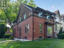 36 ESGORE DRIVE Toronto, ON M5M 3R4