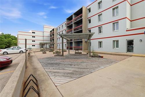 222-35 Valhalla Dr, Winnipeg, MB 