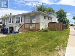 UPPER - 43 WALTER AVENUE Newmarket, ON L3Y 2T2