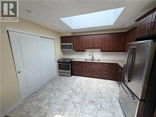 9 Gates Lane, Hamilton, ON 