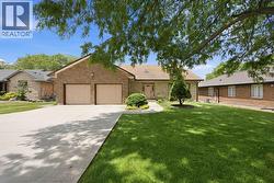 869 ST. CLAIR PARKWAY  Moore Township, ON N0N 1M0
