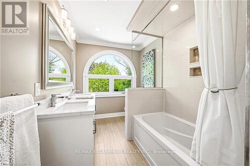 33 Golfview Crescent, Hamilton, ON 