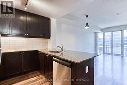 1021 - 560 FRONT STREET W Toronto, ON M5V 1C1