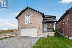 727 LATIMER WAY Peterborough (Monaghan Ward 2), ON K9K 0H4