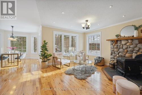 29 Robert Boulevard, Springwater, ON 