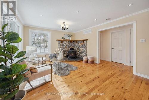 29 Robert Boulevard, Springwater, ON 