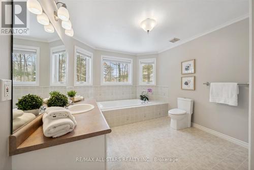 29 Robert Boulevard, Springwater, ON 