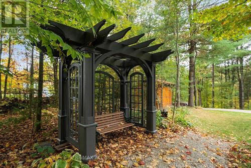 29 Robert Boulevard, Springwater, ON 