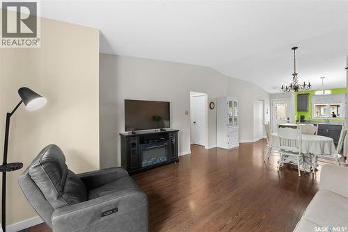2711 Meadow Lane E, Regina, SK 