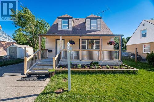 18 GLENGROVE AVENUE  Hamilton, ON L8H 1N1