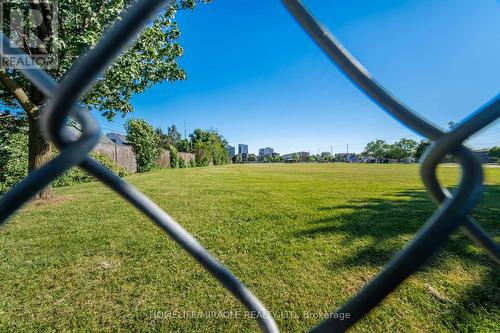 18 Glengrove Avenue, Hamilton, ON 