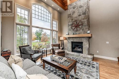 Carling 5 W3 - 3876 Muskoka Rd 118 Highway W, Muskoka Lakes (Medora), ON 
