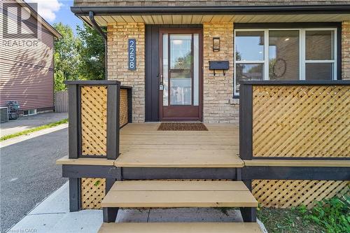 2258 Manchester Drive, Burlington, ON 