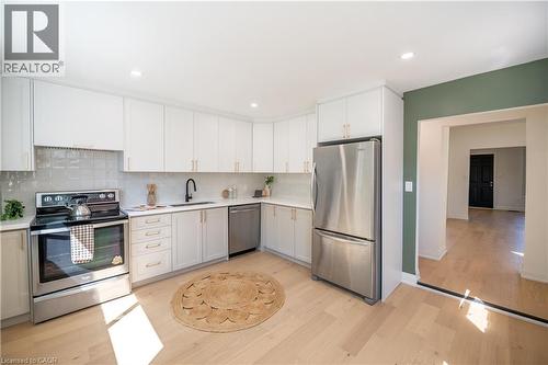 213 Rosslyn Avenue N, Hamilton, ON 