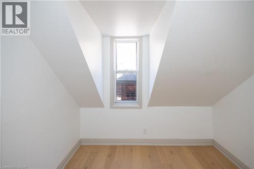 213 Rosslyn Avenue N, Hamilton, ON 