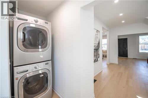 213 Rosslyn Avenue N, Hamilton, ON 