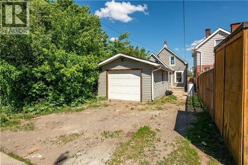 213 Rosslyn Avenue N, Hamilton, ON 