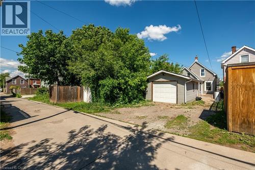 213 Rosslyn Avenue N, Hamilton, ON 
