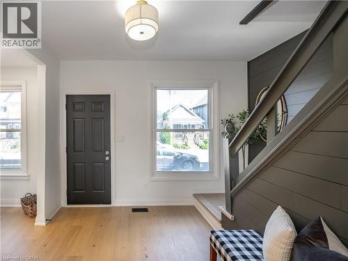 213 Rosslyn Avenue N, Hamilton, ON 