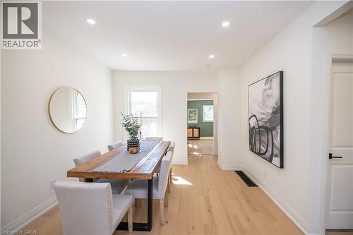 213 Rosslyn Avenue N, Hamilton, ON 