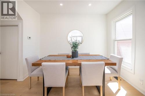 213 Rosslyn Avenue N, Hamilton, ON 
