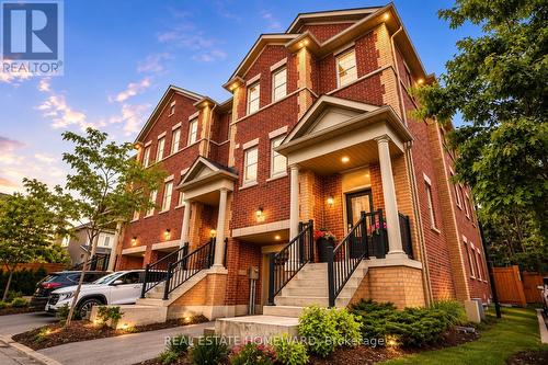 1 SAINT JULIEN COURT  Vaughan, ON L6A 5B2