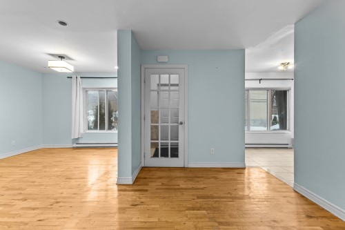 Living Room - 5450 Av. Plamondon, Montréal (Côte-Des-Neiges/Notre-Dame-De-Grâce), QC 