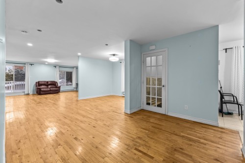 Living Room - 5450 Av. Plamondon, Montréal (Côte-Des-Neiges/Notre-Dame-De-Grâce), QC 