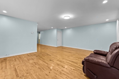 Living Room - 5450 Av. Plamondon, Montréal (Côte-Des-Neiges/Notre-Dame-De-Grâce), QC 
