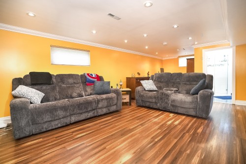 Salle familiale - 741 Boul. Graham, Dorval, QC 
