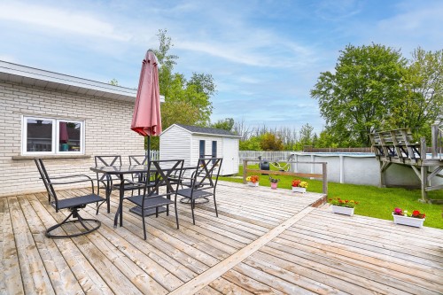 Cour - 741 Boul. Graham, Dorval, QC 