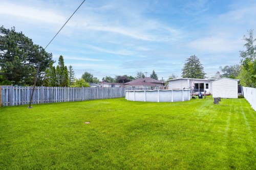 Cour - 741 Boul. Graham, Dorval, QC 