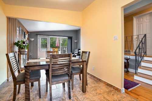 Salle à manger - 741 Boul. Graham, Dorval, QC 