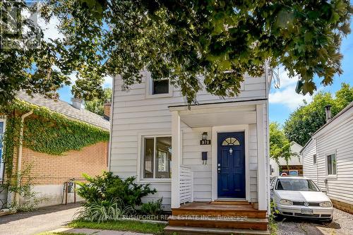 978 ADMIRAL AVENUE  Ottawa, ON K1Z 6L9