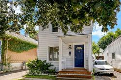 978 ADMIRAL AVENUE  Ottawa, ON K1Z 6L9