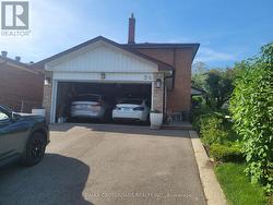 36 CAVERLEY DRIVE Toronto, ON M9R 2L8