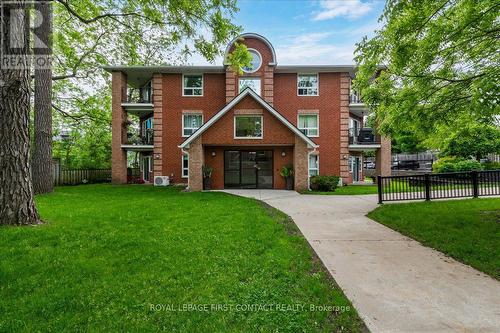 102 - 131 CLAPPERTON STREET  Barrie, ON L4M 3G3