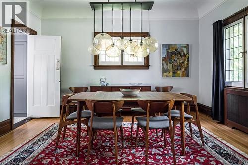 131 Chedoke Avenue, Hamilton, ON - Indoor Photo Showing Dining Room