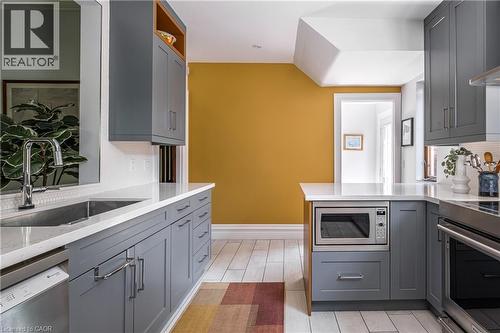 131 Chedoke Avenue, Hamilton, ON - Indoor Photo Showing Kitchen
