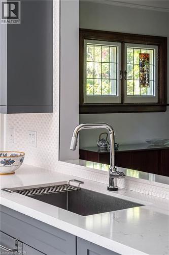 131 Chedoke Avenue, Hamilton, ON - Indoor Photo Showing Kitchen