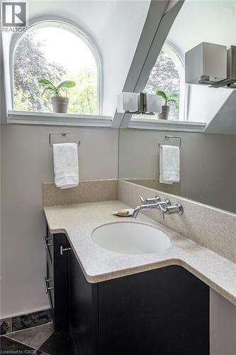 131 Chedoke Avenue, Hamilton, ON - Indoor Photo Showing Bathroom