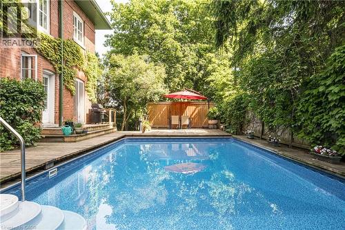 131 Chedoke Avenue, Hamilton, ON - Outdoor With In Ground Pool With Backyard
