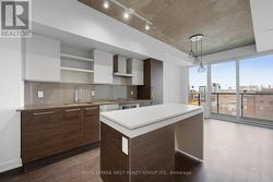 835 - 1030 KING STREET  Toronto, ON M6K 0B4