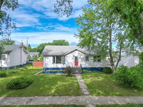528 23rd Street  Brandon, MB R7B 1V9