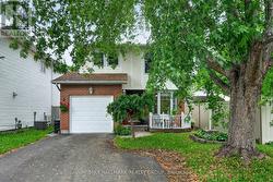 4 GOWRIE DRIVE  Ottawa, ON K2L 2S4