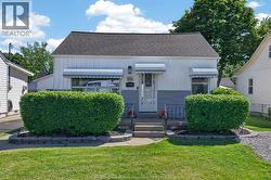 2276 MARENTETTE Windsor, ON N9E 2C5