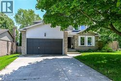 14 LENNARD Crescent Dundas, ON L9H 6S5